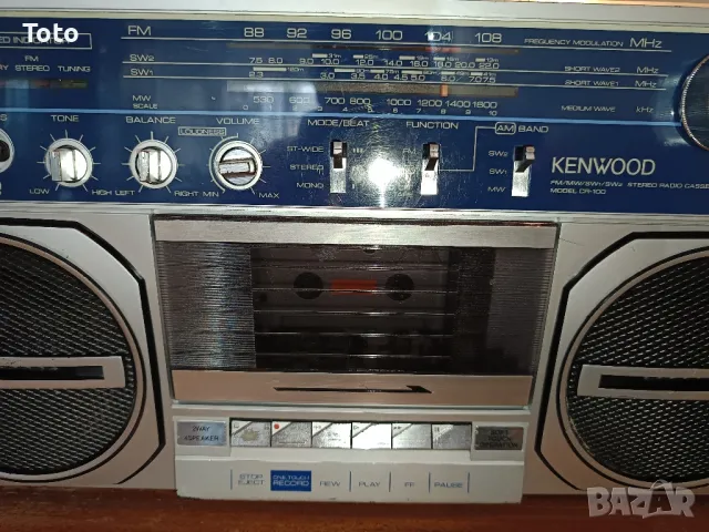 Радио касетофон Kenwood CR 100, снимка 2 - Радиокасетофони, транзистори - 49597672