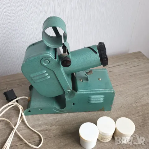 Прожекционен апарат с 3 бр. филмчета, снимка 2 - Антикварни и старинни предмети - 50316853