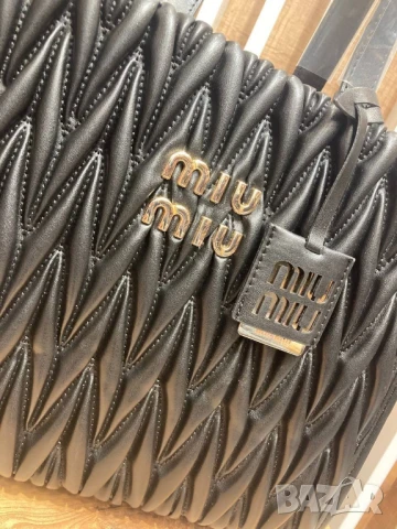 чанти Miu Miu , снимка 2 - Чанти - 50684821
