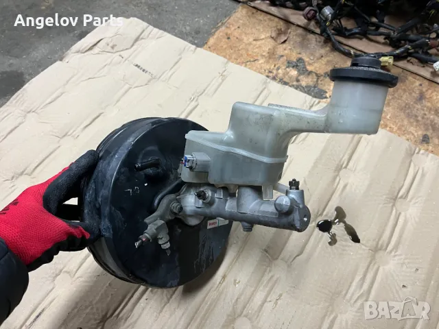 Спирачната помпа и сервото за Toyota Corolla Verso 2003 г., снимка 3 - Части - 48283741