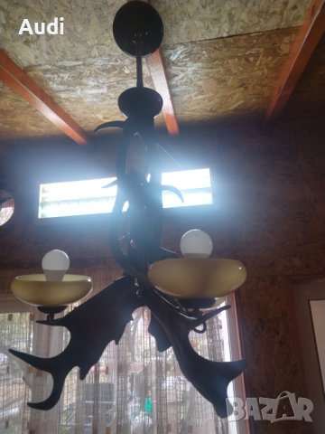 Ръчно изработен таванен полилей от 5 броя еленски рога.  Нестандартен и интересен полилей, който зад, снимка 3 - Полилеи - 42725986