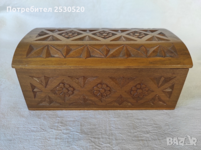 Дървена кутия за бижута, снимка 1