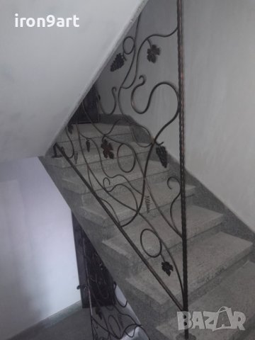Изработка и монтаж на парапети за тераси и стълбища от ковано желязо