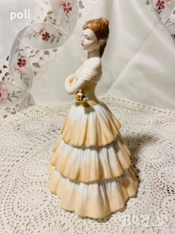 порцеланова статуетка , снимка 3 - Статуетки - 51727613