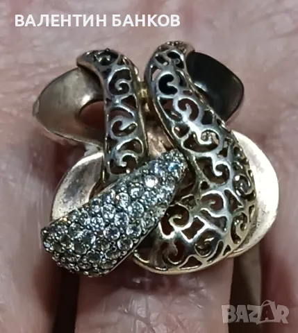 Сребърни дамски пръстени с камъни