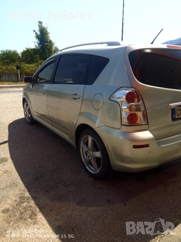 Тойота Корола Версо 2.2 D4D, снимка 4 - Автомобили и джипове - 52875793