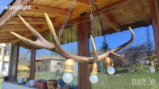 Ръчно изработен полилей от рога на елен с ръчно изработени дървени чашки 
