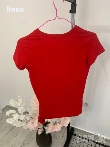 Нова тениска Guess размер S, снимка 6 - Тениски - 50738902