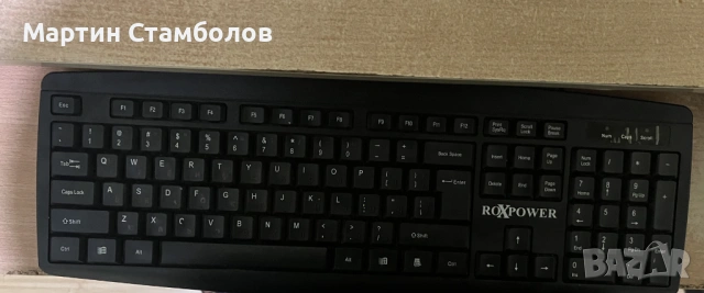 Комплект компютърни аксесоари | Монитор Samsung, тонколони Logitech, камера и клавиатура, снимка 5 - Друга електроника - 53382784