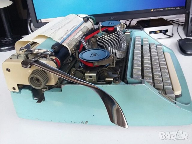 Пишеща машина CONSUL, снимка 3 - Антикварни и старинни предмети - 33798657