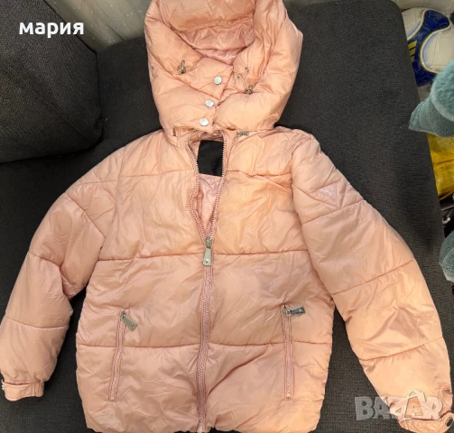 Зимно пухено яке Guess M размер, снимка 4 - Якета - 51112378