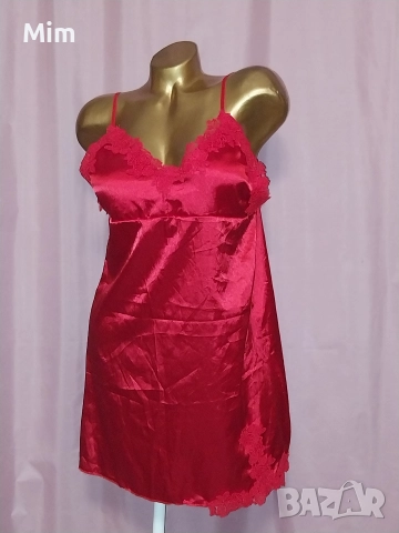 S Червена сатенена нощница , снимка 3 - Нощници - 52676282