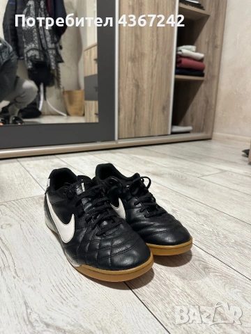 Nike спортни обувки, снимка 2 - Спортни обувки - 53408671