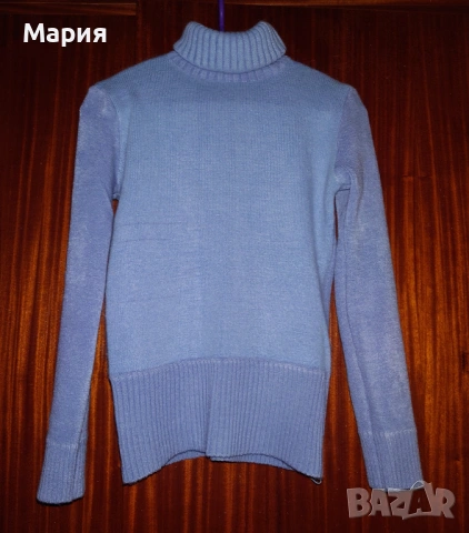 Пуловер с висока яка