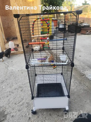 Продавам клетка за средни папагали 