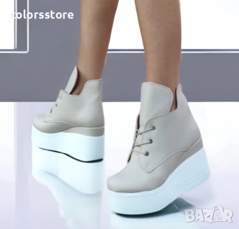 Боти на платформа - бежова кожа с бяло ходило - 133K