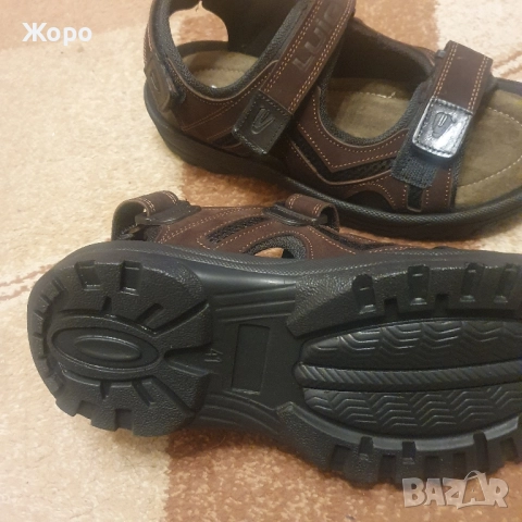 Продавам нови маратонки и сандали номер 42., снимка 15 - Маратонки - 41747622