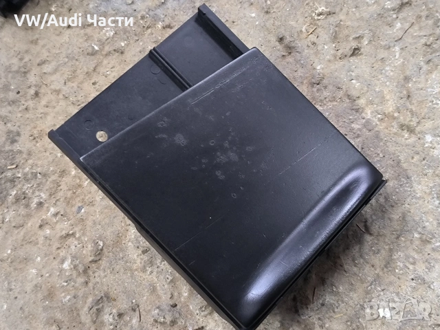 Пепелник за Голф 4 Бора VW Golf 4 Bora 1J0857961C, снимка 2 - Части - 53582905