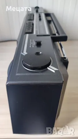 Касетофон Хитачи W27, снимка 3 - Радиокасетофони, транзистори - 50327644