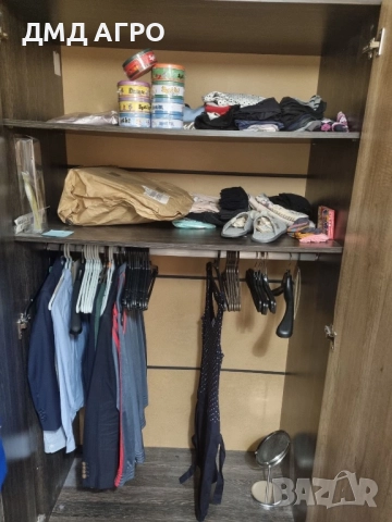 Гардероб двукрилен, снимка 2 - Гардероби - 52712568