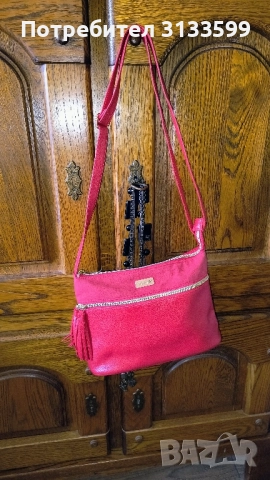 Червена дамска чанта 