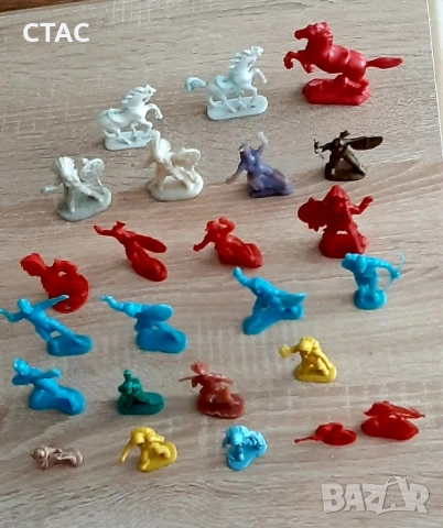 Малки фигурки от шоколадови яйца и войници от 80-90те години,Две малки слончета за здраве и късмет, снимка 4 - Декорация за дома - 51873329