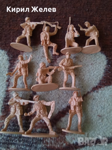 Войници пластмасови 12 броя 51728, снимка 2 - Колекции - 52105205