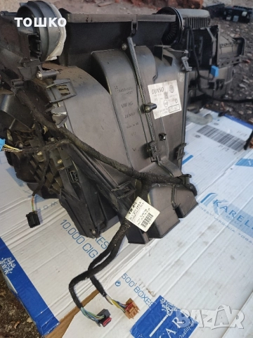 Пасат  2005 г.конзола за радиаторче на климатик и парно, снимка 3 - Части - 51449539