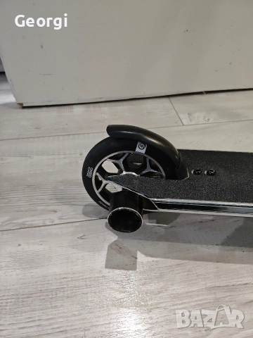 Професионална тротинетка Oxelo Freestyle MF3.6 V5 – Neo Chrome (Rainbow, снимка 7 - Скейтборд, ховърборд, уейвборд - 53489216