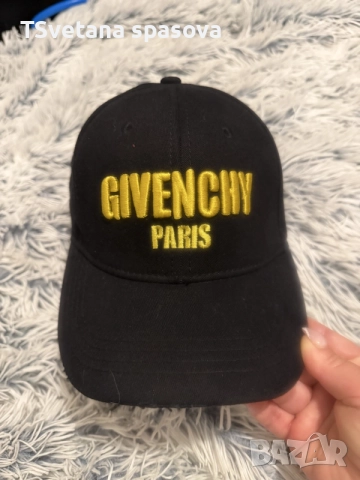шапка с козирка givenchy 