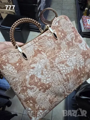 дамска чанта, снимка 3 - Чанти - 48489002
