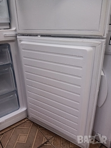 Като нов комбиниран хладилник с фризер Бош Bosch A+++ с две години гаранция!, снимка 2 - Хладилници - 52543947