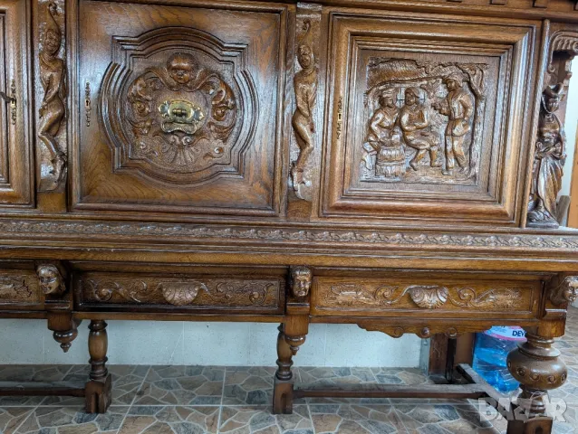 Антикварен дъбов масивен бюфет в стил Неоренесанс, снимка 7 - Бюфети - 49508967