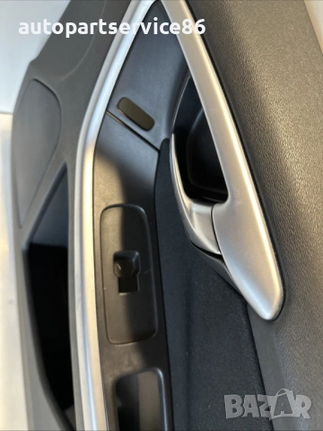 Черна облицовка на предна дясна врата за Volvo XC60 (2011) 30766388, снимка 3 - Части - 53741944