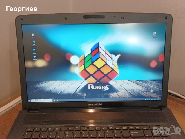 Лаптоп Medion Akoya E7222 / 17", снимка 3 - Лаптопи за дома - 51361360