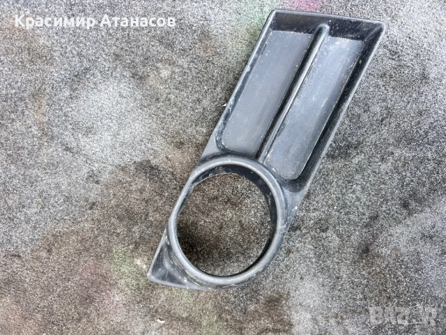 52127-0F010. Решетка халоген десен за Тойота корола версо. 2004-2007г