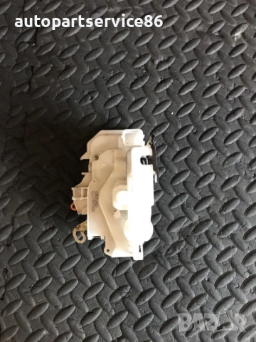 Заключващ механизъм за предна дясна врата за Peugeot Bipper (2005-2012) 1354706080