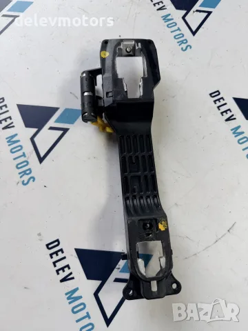 8282163J00000 основа за предна лява дръжка на вратата от Suzuki Vitara Hybrid 1.4T