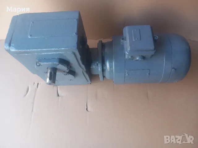 мотор редуктор трифазен , снимка 2 - Други машини и части - 47800478