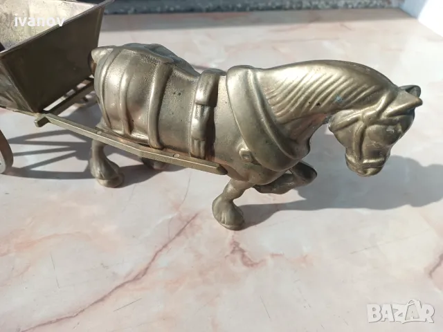 Бронзов кон с каручка, снимка 2 - Антикварни и старинни предмети - 50407712