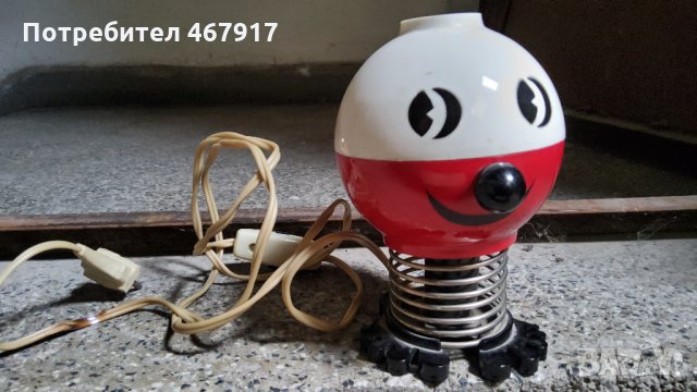 Нощна лампа с пружиниращо тяло, снимка 2 - Настолни лампи - 34031628