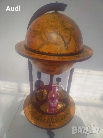 Глобус бар Tre Esse-Worlds, Worlds е подвижен глобус с място за бутилки и чаши за алкохол , снимка 9 - Антикварни и старинни предмети - 53832776