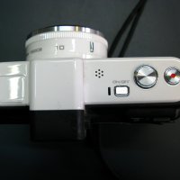 Nikon V1 - бял фотоапарат - макет, снимка 3 - Фотоапарати - 39672968
