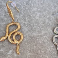 Нови стоманени обеци змии, сребристи и златисти, снимка 2 - Обеци - 41802875