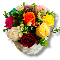 Букет от ароматни сапунени рози в ръчно изработена бяла кашпа Подходящ подарък за всеки повод , снимка 5 - Романтични подаръци - 44702236