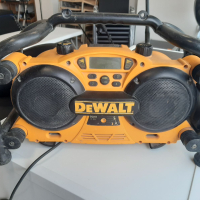 Строително радио DeWALT , снимка 1 - Други инструменти - 44686825