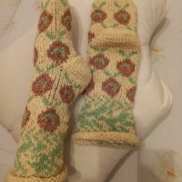 Ръчно плетени дамски чорапи от вълна, размер 38, снимка 1 - Дамски чорапи - 44406171