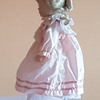 Порцеланова кукла със стойка , снимка 3 - Кукли - 41745792