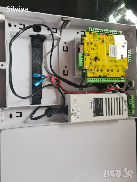 Контролер за врати Paxton Net2 Plus 12V Модел: ном. 682-531, снимка 1