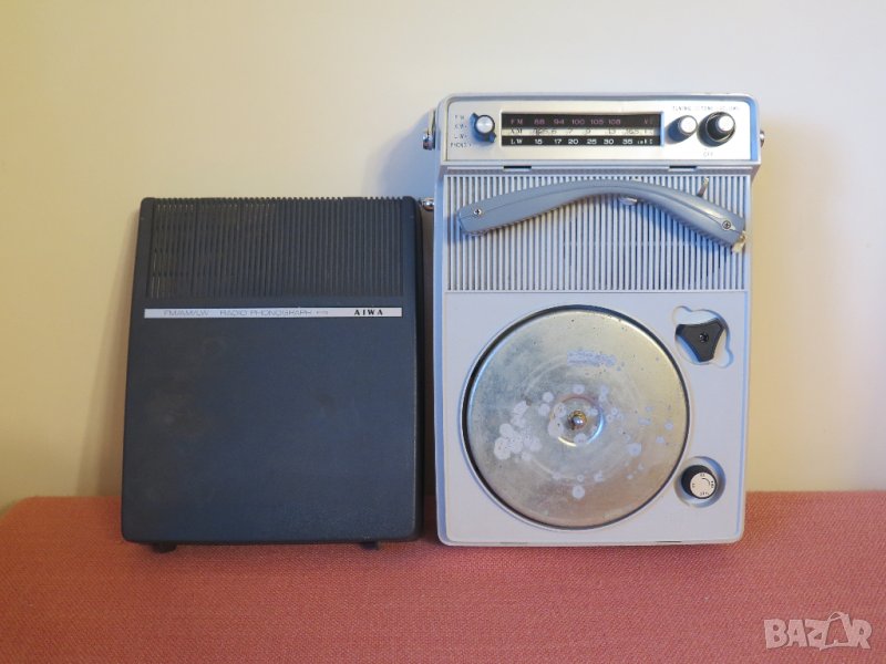 Vintage  Aiwa P -172 ,3 Band Radio Phonograph 1966's, снимка 1
